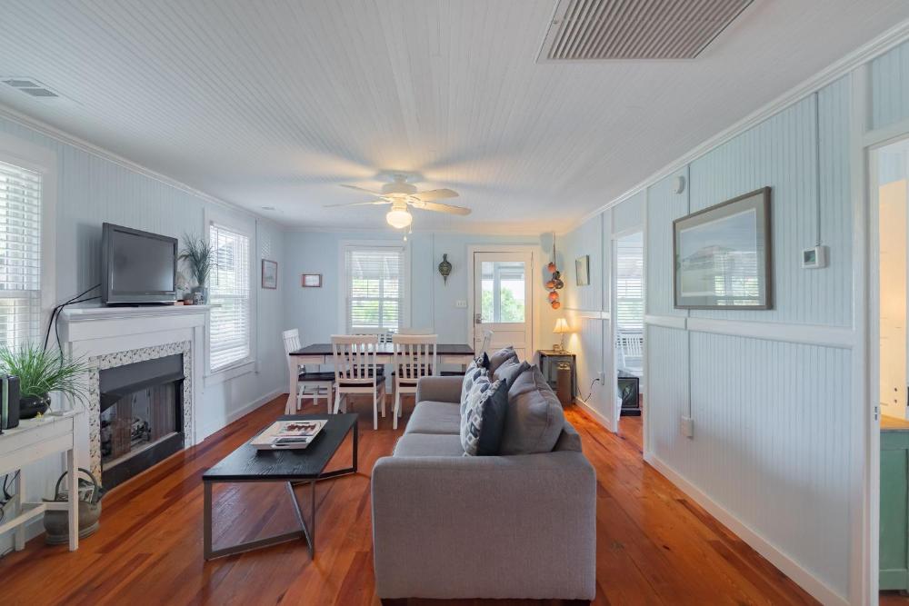 306 E Arctic Ave.
